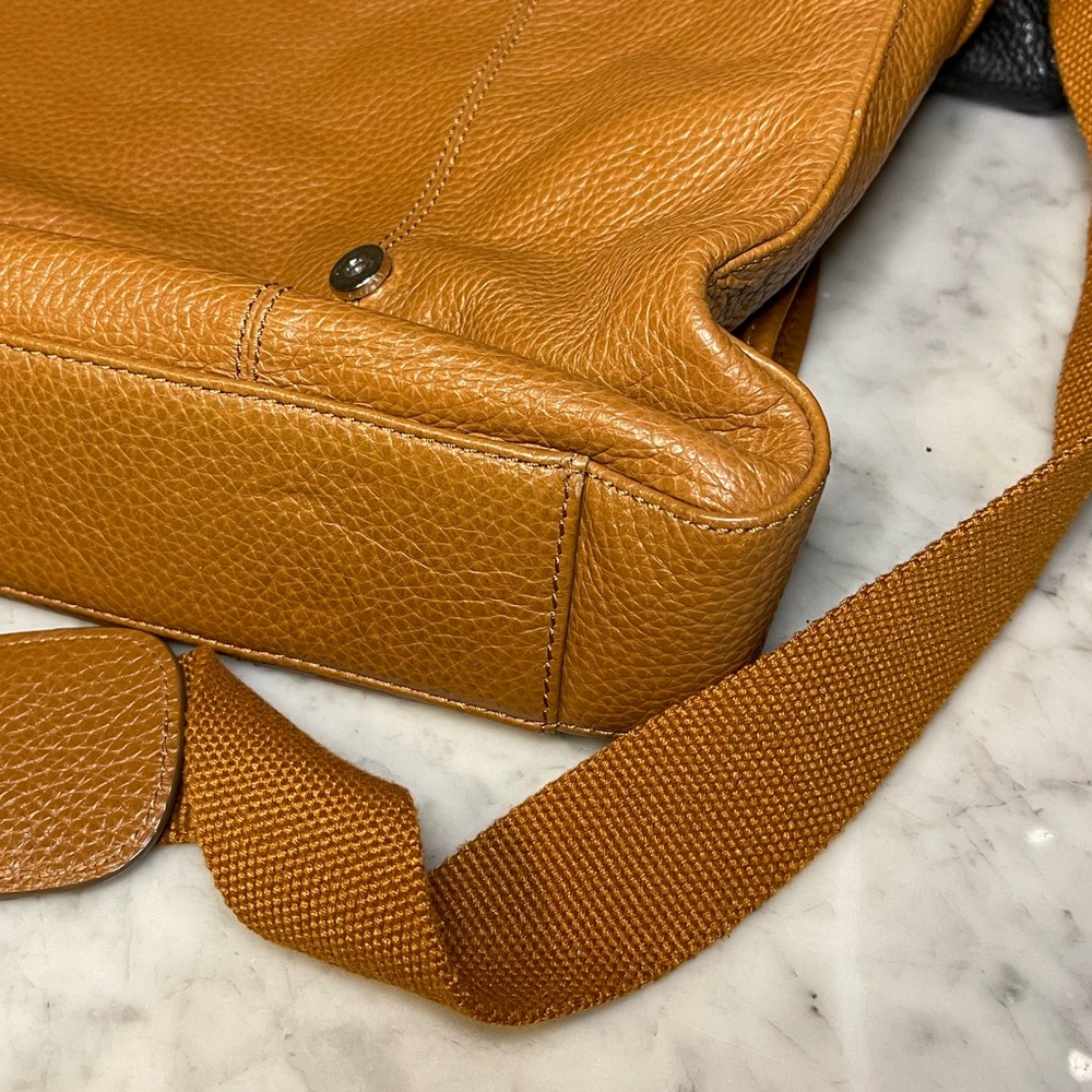Cole Haan Leather Messenger Bag 9.5/10 NWOT - Picture 8 of 10